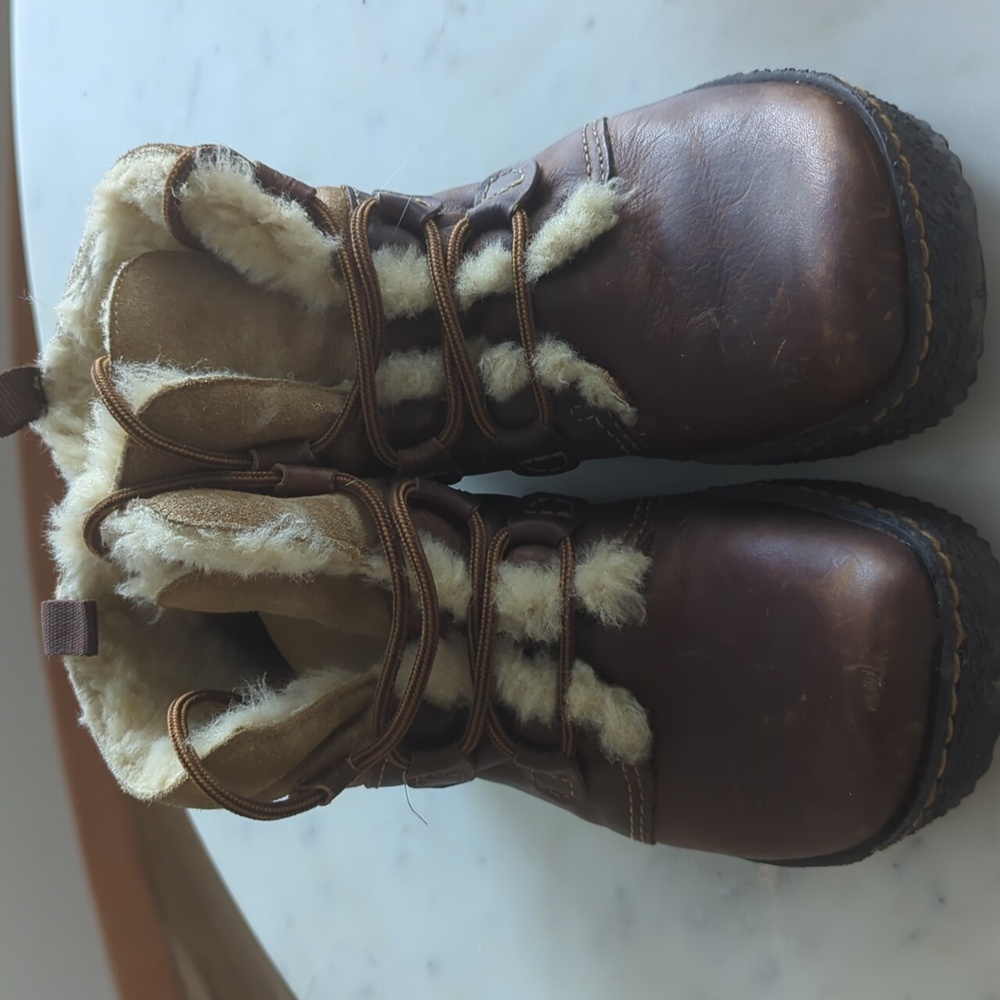 EARTH Igloo Sandstone Leather Shearling Winter Boots- RARE!